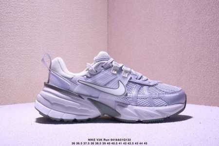 公司级Nike V2K Runtekk 减震防滑复古低帮跑步鞋 材质上使用大面积网眼 皮革 Tpu 组成 支撑和透气性肯定不错 中底处由 Cushlon 泡绵打 - 点击图像关闭