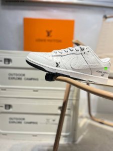 Nike Sb Dunk Low“Lv联名” 周年高端定制 低帮休闲板鞋 定制鞋盒 超高清洁度 皮料切割干净无任何毛边 细节完美Xx3168 As7661655