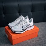 核心私 Nike Quest 6极速6代网面透气 时尚休闲跑步鞋 简约高科技设计采用多层材料，为双足带来凉爽感受和稳固体验时尚鞋面搭配中足包覆设计，提供稳固贴合