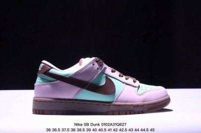 耐克nike Sb Dunk Low Sb 扣篮系列复古低帮休闲运动滑板板鞋。采用脚感柔软舒适zoomair气垫，有效吸 收滑板等极限运动在落地时带来的冲击力，