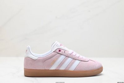 真标adidas Originals Gazelle 三叶草休闲防滑耐磨低帮板鞋 鞋头出色设计 塑就出众贴合感 稳固的后跟贴合足部曲线设计 软弹舒适 不易磨脚