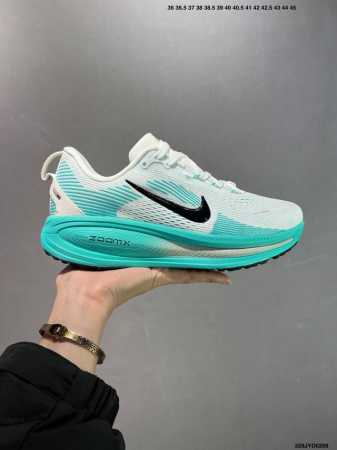 公司级Nike Vomero 18 耐克 舒适减震防滑 低帮跑步鞋 全掌Reactx泡绵中底 前掌和后跟还配备了Air Zoom气垫单元 据说跑起来更快更舒适哦 - 点击图像关闭