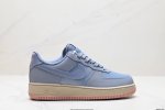 公司级耐克nike Air Force 7 空军一号低帮百搭休闲运动板鞋。柔软、弹性十足的缓震性能和出色的中底设计，横跨复古与现代的外型结合，造就出风靡全球三十