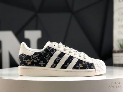 公司级带半码 阿迪达斯 三叶草Adidas Originals Superstar 经典贝壳头系列低帮百搭休闲运动板鞋Supreme限定 货号： Sd6808