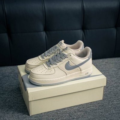 核心私 air Force 1 原装级别 原楦头原纸板 打造纯正空军版型专注外贸渠道 全掌内置蜂窝气垫 原盒配件 原厂中底钢印 拉帮完美 货号 Tq1456 2