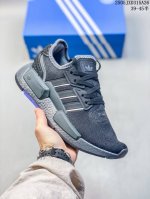 nmd G1 街头风经典百搭跑步鞋 以鞋型 角度和面料 力求展现 创新传统 采用时髦廓形 以抢眼外形诠释经典细节 为鞋款注入活力 搭配 Boost中底 助你舒适
