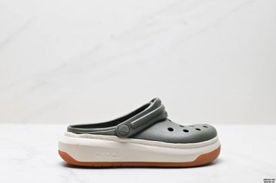公司级Crocs 卡骆驰 Crocsband Full Force 圆头套脚 洞洞鞋 灵感来自于传统板鞋 始终秉承更具运动风格 鞋面孔洞设计 给炎热的夏季带来一