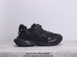 Balenciaga 巴黎世家 男女鞋升级品质版，原版一致配件防尘袋及附送鞋带，全部采用原档案原楦数据开发，1:1比例克重，原装全掌升级乳胶鞋垫设计，市面最为正
