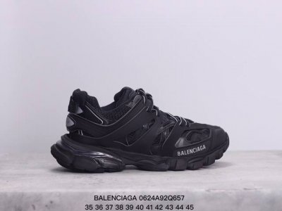 Balenciaga 巴黎世家 男女鞋升级品质版，原版一致配件防尘袋及附送鞋带，全部采用原档案原楦数据开发，1:1比例克重，原装全掌升级乳胶鞋垫设计，市面最为正