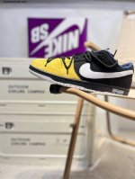 耐克Nike Dunk Low 板鞋Sb系列经典百搭休闲运动板鞋加厚鞋舌的填充 使舒适性大大提升 同时也更方便穿脱中底部分则加入了脚感柔软舒适Zoomair气垫