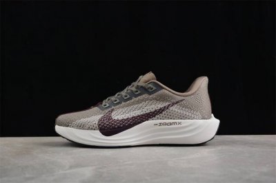 nike Pegasus Plus 飞马系列透气缓震运动跑鞋 Fq726 05 后跟覆面和中足动态支撑巧妙融合 缔造稳定顺畅的迈步体验Z0Omx和React混合