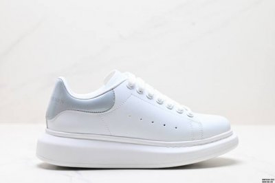 真标意大利高奢品牌Alexander Mcqueen亚历山大 麦昆 Sole Leather Sneakers低帮时装厚底休闲运动小白鞋 货号:553770 W