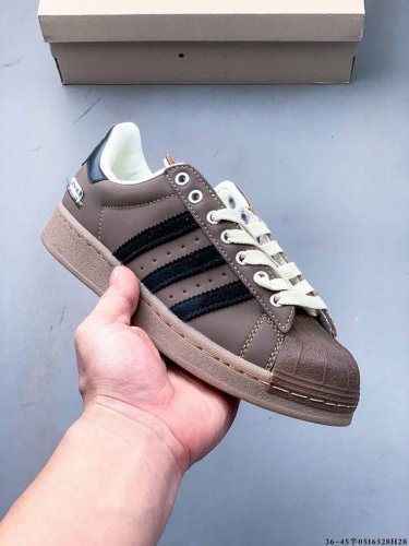 公司级 阿迪达斯Adidas Superstar 贝壳头经典百搭休闲板鞋 0516528H28