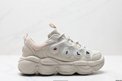 公司级Fila斐乐 Pease 豌豆鞋 时尚舒适百搭 防滑耐磨 低帮生活休闲鞋 鞋面设计理念源自于历史篮球鞋款 Smash 从其复古鞋面提炼元素 结合板鞋鞋底做
