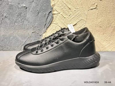 新品上市实拍 Ecco爱步 广东原版透气 配备原版三件套 防尘纸 高弹大底 全头层牛皮 新款百搭休闲款 纯手工制成 鞋面走线工整 清晰质感 原单品质 拼接运动透