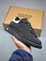 今日福利特价 海外指定版本 独特礼盒包装 Alexander Mcqueen 亚历山大麦昆 松糕鞋厚底增高小白鞋 进口丝绸亚光原版正品 水染羊皮内里 牛皮垫脚