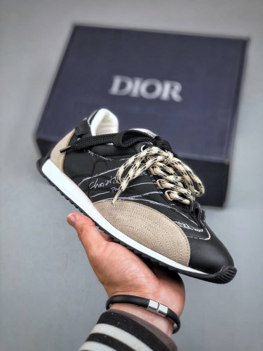 650支持放店 Dior Sketch 迪奥春夏走秀款涂鸦素描德训鞋 阿甘鞋 原版开发 25Ss春夏秀场出镜率最高的单品 这双鞋改变了之前印象中的阿甘鞋单一的设