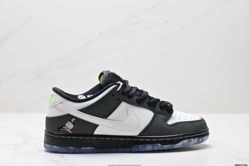 公司级耐克Nike Dunk Low 扣篮系列 复古低帮休闲运动滑板板鞋 采用脚感柔软舒适Zoomair气垫 有效吸收滑板等极限运动在落地时带来的冲击力 为街头