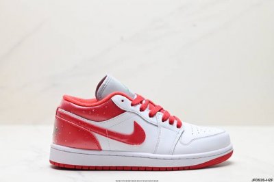 公司级nike Air Jordan 1 Low Aj1乔1低帮休闲板鞋 同步官方配色 原档冲孔鞋头 四线拉帮 鞋舌高弹海绵填充 官方货号:Fq1935-018