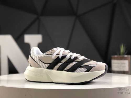 Adidas Lightblaze 舒适防滑 新款阿迪达斯低帮跑步鞋 极致轻盈的Lightweight Upper设计 带来近乎裸足的舒适体验 中底采用尖端科技