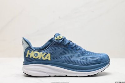 公司级小红书推荐hoka M Clifton 9 全新配色 这个品牌来自于新西兰的毛利语，Hoka表示大地，One One表示飞越，连起来就是飞越地平线，One