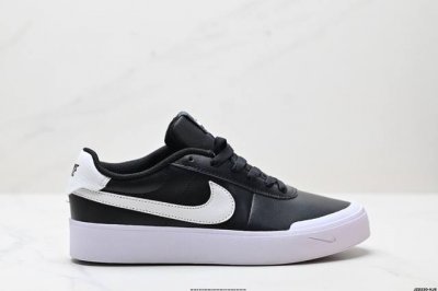 公司级Nike耐克Court Shot男子运动鞋春季透气轻便运动板鞋 经典网眼 橡胶鞋底 皮面的材质 包裹感很强 但鞋底偏硬 适合日常通勤穿搭 该鞋型延续了传统
