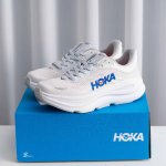 核心私 Hoka M Bondi 9全新配色 这个品牌来自于新西兰的毛利语，Hoka表示大地，One One表示飞越，连起来就是飞越地平线，One One不是读