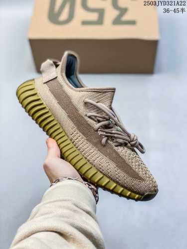 200 adidas 阿迪达斯 Yeezy Boost 350 V2 椰子 巴斯夫 休闲透气缓震舒适 百搭轻便中底慢跑鞋 椰子鞋经典运动鞋中性跑鞋，是Adida