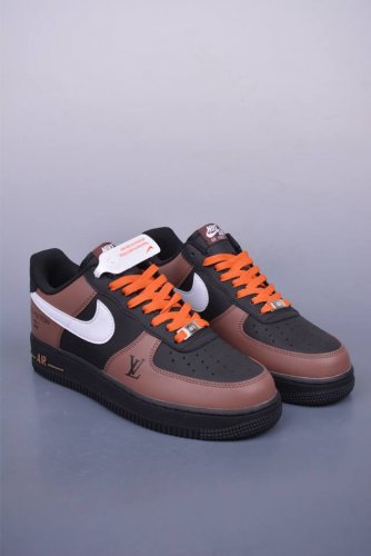 Nike Air Force 1 Low Lv联名 原楦头原纸板 打造纯正空军版型 专注外贸渠道 全掌内置蜂窝气垫 原盒配件 原厂中底钢印、拉帮完美 官方货号：