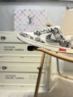lv X Nike Sb Dunk Low 大厂出品 极力推荐 新配色 原装头层材料 独家版型蒸餾加工 帶來的是更好的视觉和脚感体验 大厂纯原品质出货 清洁度