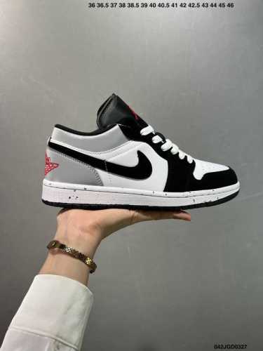 160 air Jordan 1 Low ”Lsland Green“ 低帮 Aj1 乔丹1代 Aj1 乔1 低邦 黑白绿 乔丹篮球鞋系列 鞋身整体以白、黑、绿