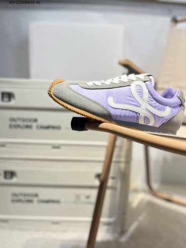西班牙百年皮具奢华品牌 罗意威Loewe Ballet Runner Sneakers 芭蕾舞 系列阿甘复古风德训薄底百搭休闲运动鞋 尼龙和牛皮革运动鞋，不对称