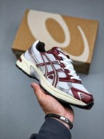 asics Tiger Gel-1130 亚瑟士户外风低帮休闲运动跑步鞋 货号：1203A685-100 尺码：36-45 半