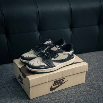 核心私 Air Jordan 1 乔丹篮球鞋男女运动鞋潮流板鞋 货号：Xz5749 007 尺码：36 37 37.5 38 38.5 39 40 40.5 4