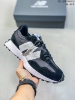 公司级 新百伦 #NB327NB 复古慢跑鞋 New Balance 327 复古先锋 MS327系列复古休闲运动鞋，上世纪 70 年代的意大利街头风格！NB新