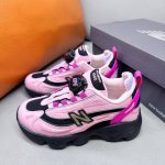 NB 0旋转扣联名款 28-37 作为官方最新最热门的款式，nb 0真的是一鞋难求采用有张力的线条，和不同材质的拼接使用，让整体凸显未来的机能感