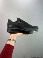 公司级 Arc’Teryx Norvan Sl 系列长距离越野徒步户外运动跑鞋 市售最高版 注意区分市场版本 升级原楦原纸版开发版型 采用同源一致一体成型热熔鞋