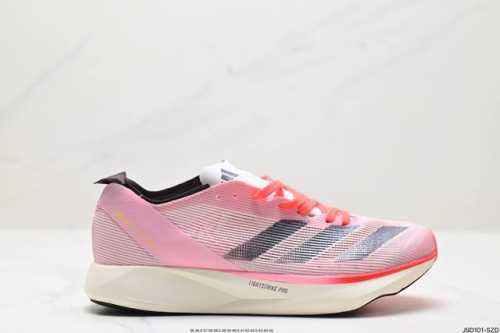 公司级阿迪达斯adidas Adizero Takumi Sen 10 M耐磨减震专业跑步鞋 男款 北京马拉松40周年限定。冲向目标，一路向前，不断挑战和突破自