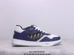 dior 迪奥网眼织物低帮运动休闲鞋 该款系列采用黑网色眼织物白和色科技料面精心制 作饰以反光“Cd30”图形标志 外格轻盈的刻雕效果橡胶鞋搭底配标志性点的缀提