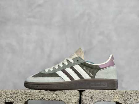 Yh版 放店私 Adidas Handball Spezial 三叶草板鞋 原盒包装 承载青春情怀的板鞋，是现在潮男靓女上脚的大热鞋款 经典三条杠装饰鞋侧 品牌 - 点击图像关闭