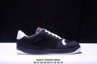 200 公司级Gucci/古驰2025新款水晶低帮休闲运动板鞋男女同款脏脏鞋 时尚圈风云变幻，总有一些经典单品能稳稳扎根，Gucci 古驰的 Screener