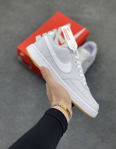 超级福利 核心特价 长期补货 Nike Court Borough 低帮百搭透气休闲运动板鞋男女鞋 经典耐用的设计，兼顾舒适脚感和出众风范，演绎匠心之作。结构性