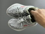 专G版椰子350V2真爆鞋带扣儿童一脚蹬运动鞋 Size：24-35码 专柜版来咯 真爆米花系列脚感超级棒 软弹效果一绝 针织鞋面，透气舒适好打理 鞋带扣设计，