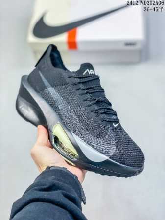 公司级新品发布 Nike Air Zoom Alphafly Next%整体采用前作的设计语言，并且对后者的细节进行升级，马拉松和长距离路跑的性能极限设计而生。 - 点击图像关闭