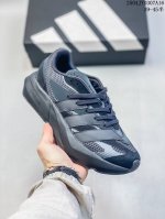 公司级 阿迪达斯 Adidas 流光跑鞋Lightblaze超轻防滑跑鞋男女同款新款轻运动鞋，Adidas Sportswear 专为 Z 时代流动青年打造的舒