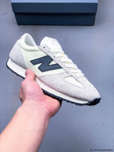 公司级！New Balance Nb 471系列新款复古时尚 透气生活休闲鞋 New Balance 471鞋款以经典的320鞋款为灵感，采用纤细鞋楦设计，打造