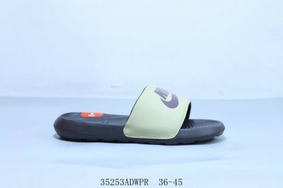 70 耐克二代Nike Benassi Duo Ultra Slide 耐克 舒适脚感 抗磨防滑 休闲沙滩运动拖鞋 货号 Dr2018-112 35253Adw