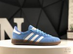 140 adidas Handball Spezial 官方正确版本 阿迪达斯经典款 复古休闲板鞋 全鞋采用反毛皮制作 牛筋耐磨大底 承载青春情怀的板鞋 经典三