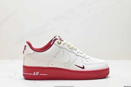 真标耐克nike Air Force 7 Se 空军一号低帮百搭休闲运动板鞋。柔软、弹性十足的缓震性能和出色的中底设计，横跨复古与现代的外型结合，造就出风靡全球 - 点击图像关闭