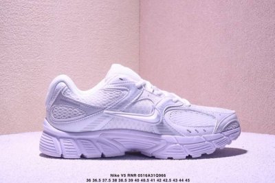 公司级Nike V5 Rnr 耐克 舒适百搭防滑耐磨 低帮休闲鞋 鞋面是大网孔设计 透气性超强 夏天穿完全不会闷脚 特别适合现在这种天气 中底是泡棉材质 脚感特